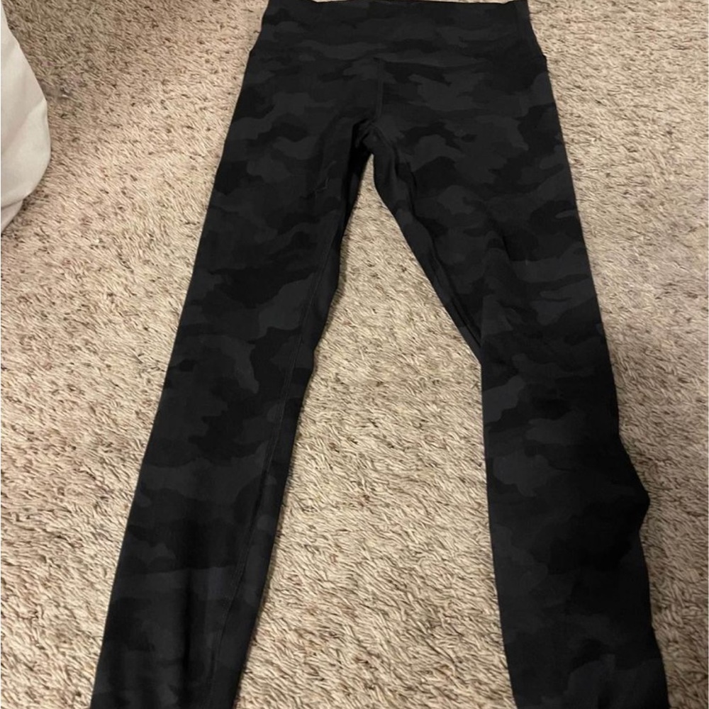 Lululemon camo Wunder trains 25’